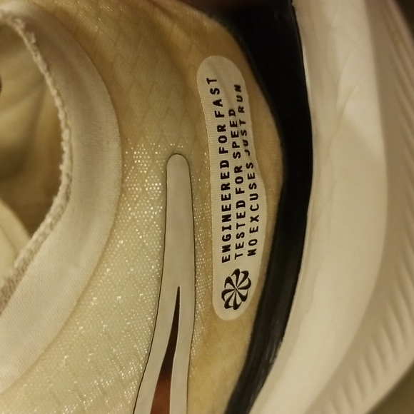 NIKE ZOOM GRAVITY Women's 9! - Picture 3 of 5